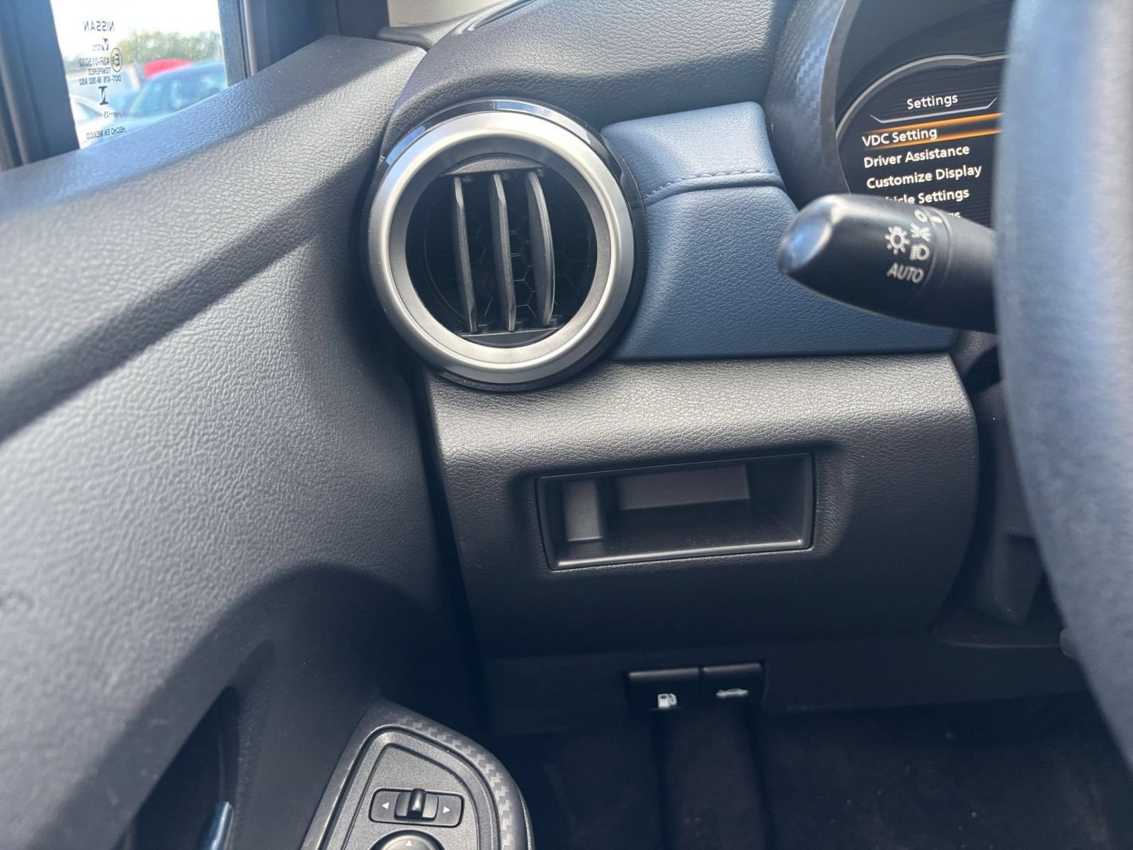 Used 2025 Nissan Versa SV FWD image 31
