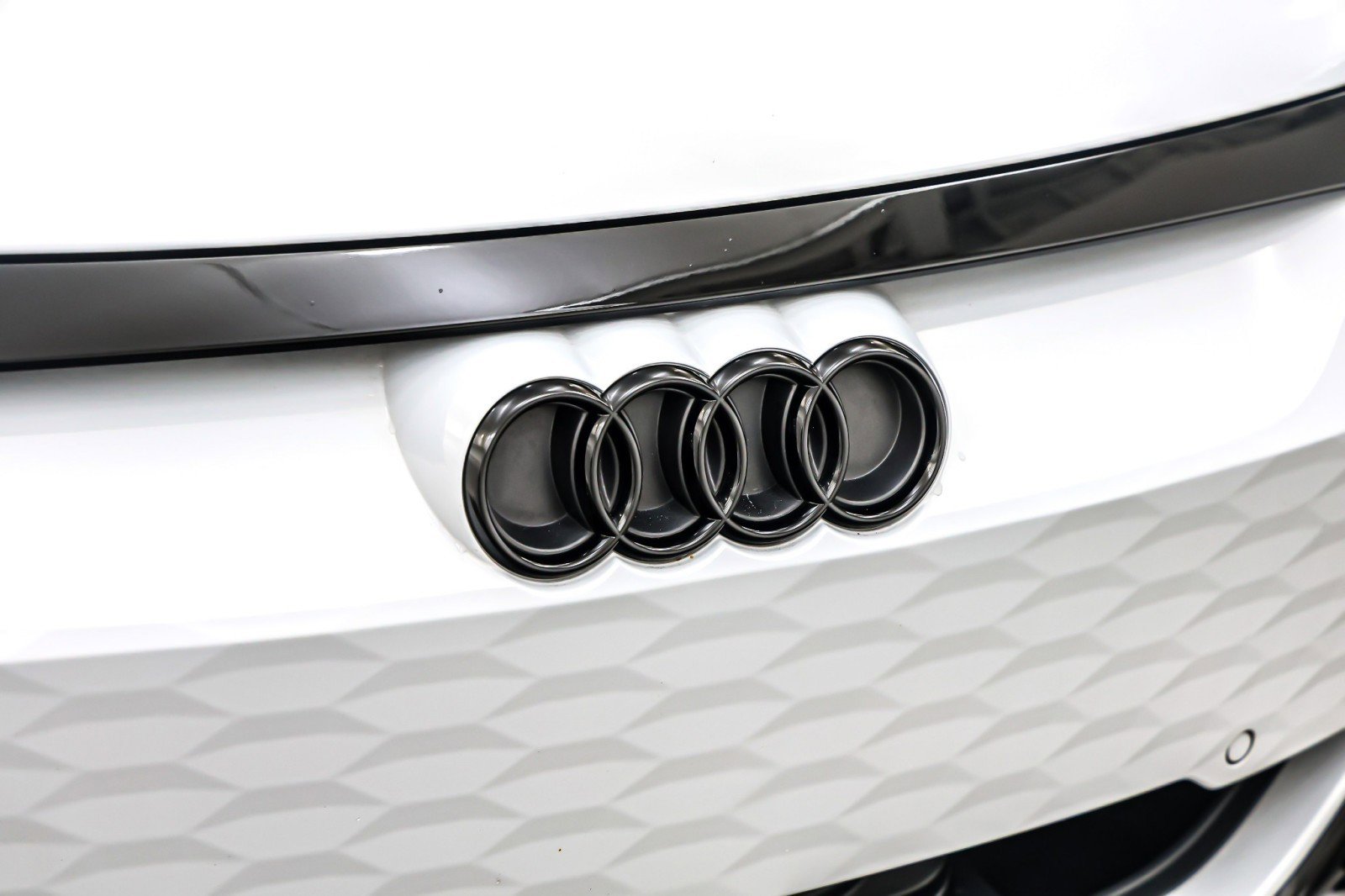 Used 2024 Audi RS e-tron GT image 14