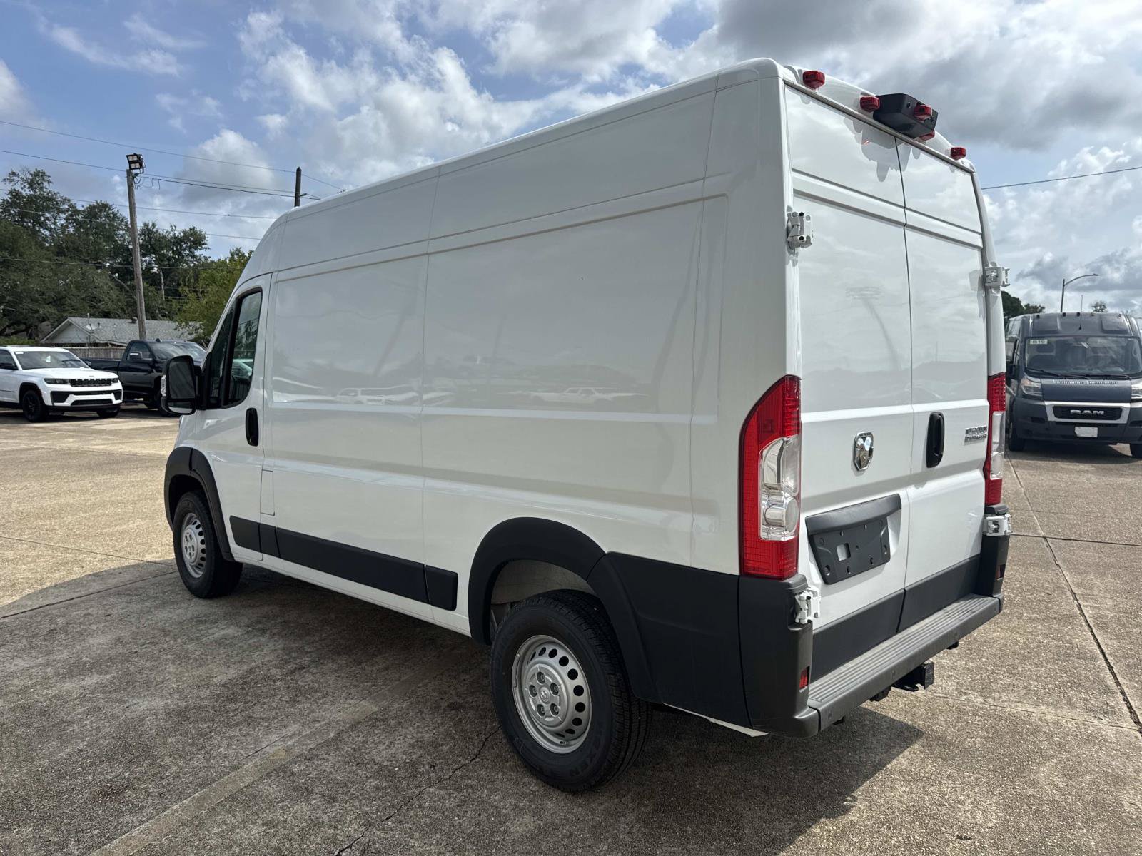 New 2026 RAM ProMaster 1500 w/ Safety Group FWD image 4