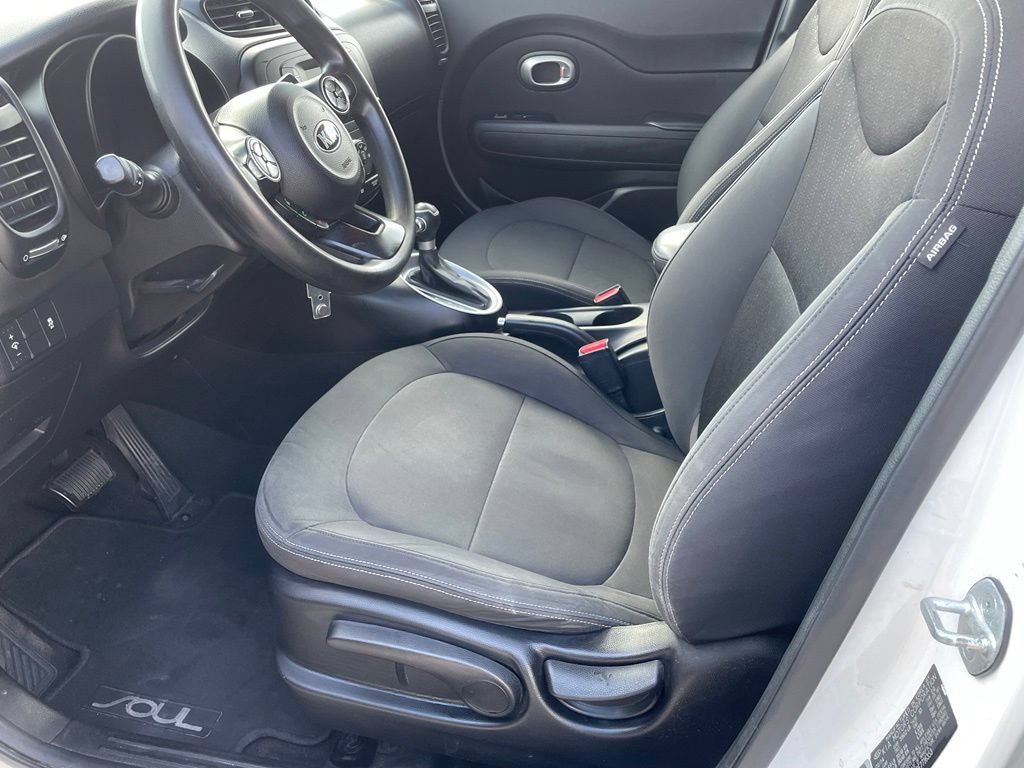 Used 2014 Kia Soul FWD image 9