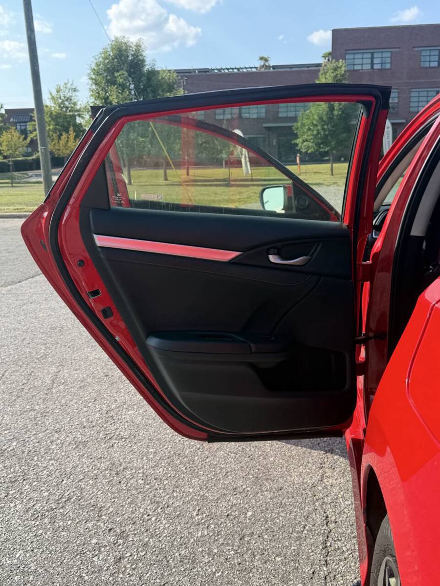 Used 2018 Honda Civic EX-L image 25