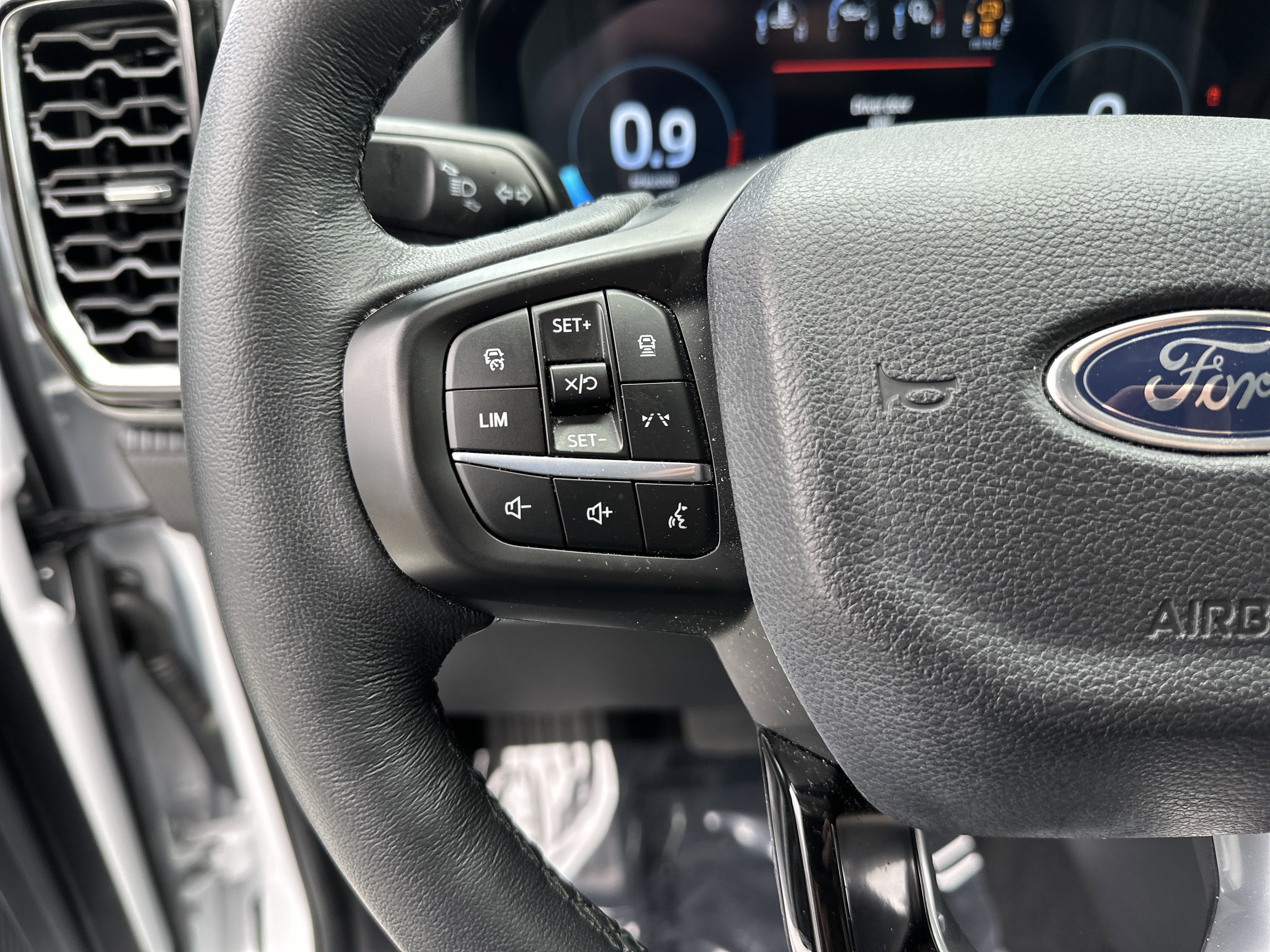 Used 2024 Ford Ranger Lariat w/ FX4 Off-Road Package image 19