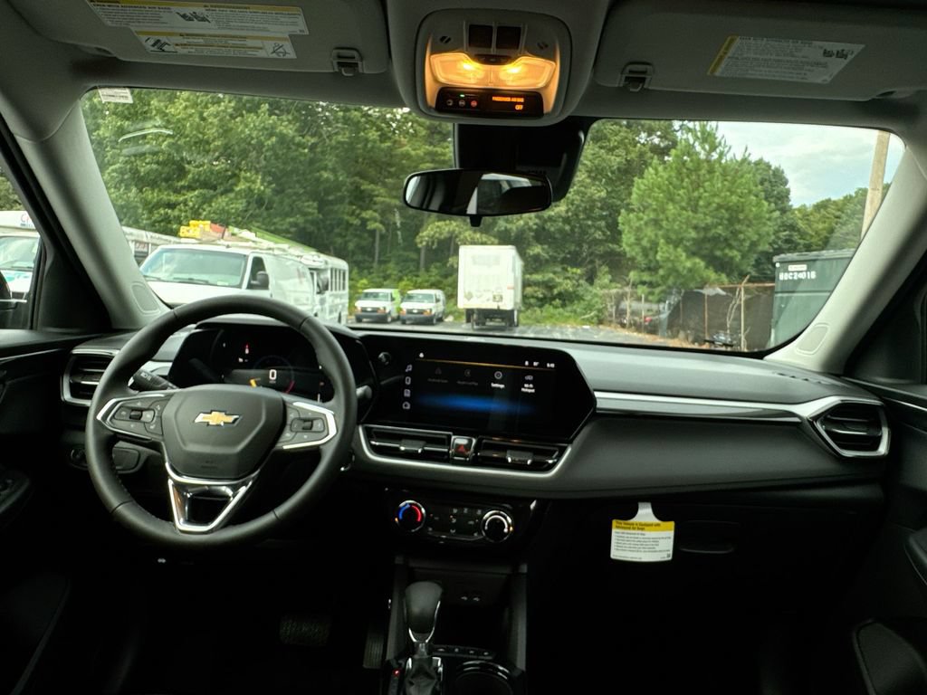 New 2026 Chevrolet TrailBlazer LT w/ LT Cold Weather Package FWD image 30