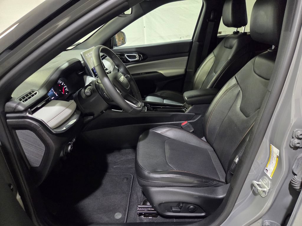 Certified 2023 Jeep Compass Limited AWD/4WD image 14