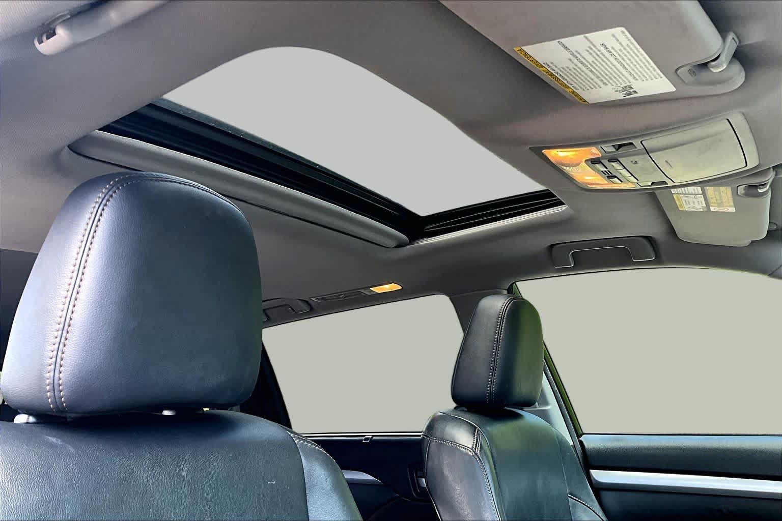 Used 2015 Toyota Highlander XLE AWD/4WD image 14