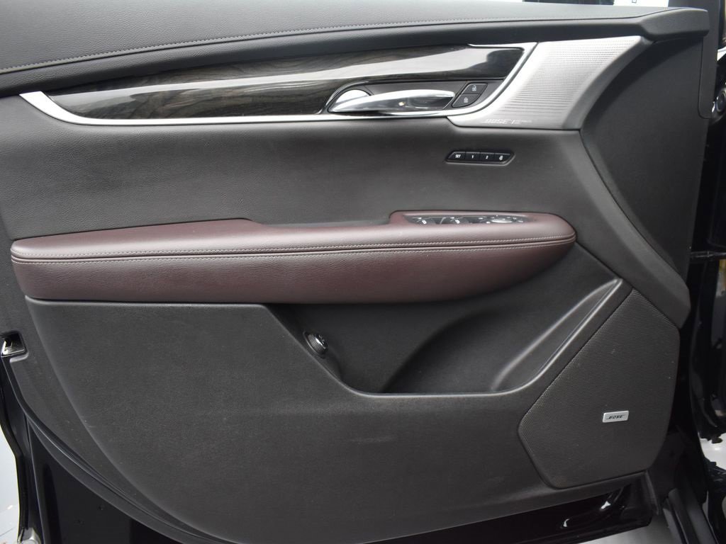 Used 2022 Cadillac XT6 Premium Luxury w/ Technology Package image 9