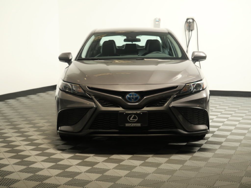 Used 2023 Toyota Camry SE w/ Cold Weather Package FWD image 2