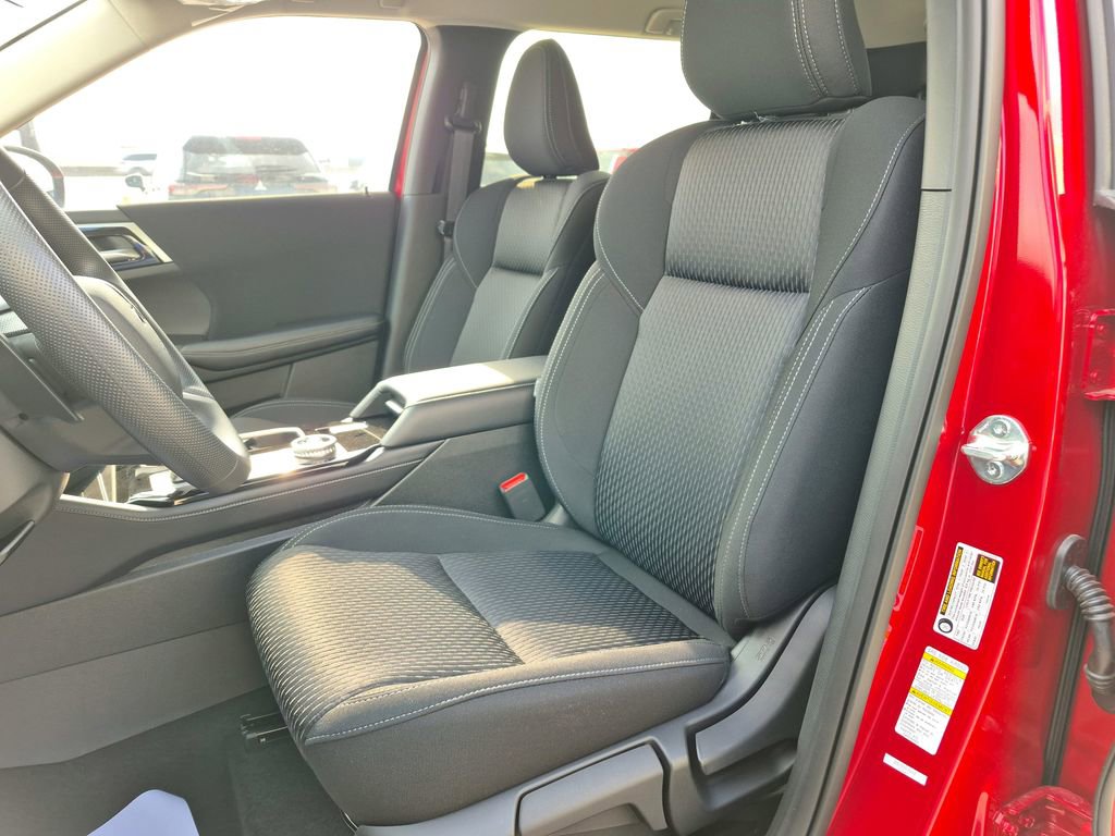 New 2026 Mitsubishi Outlander ES FWD image 13