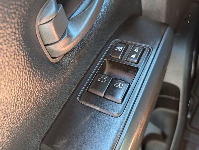 Used 2022 Nissan Titan S image 38