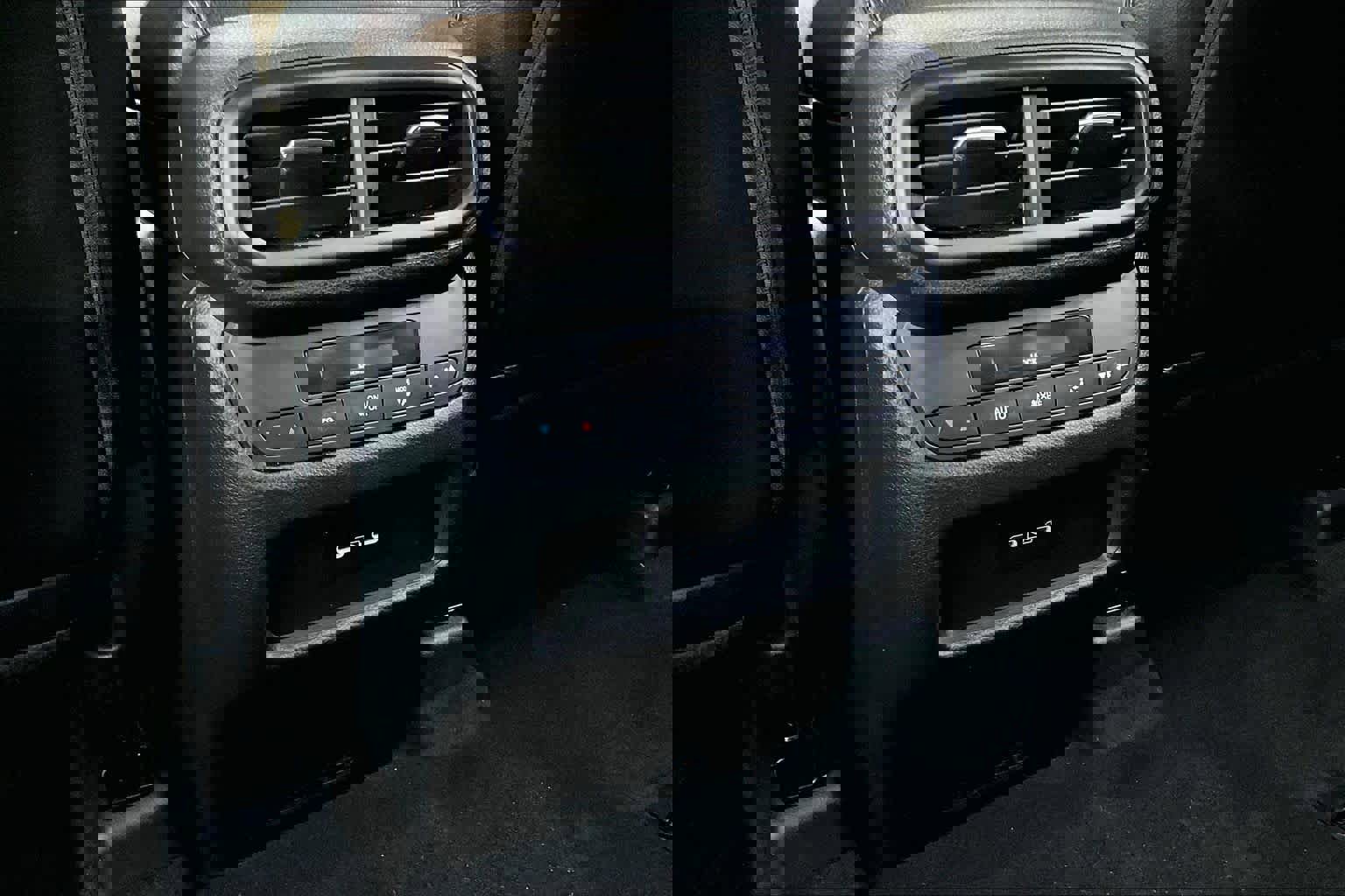 Used 2025 Honda Pilot EX-L image 14