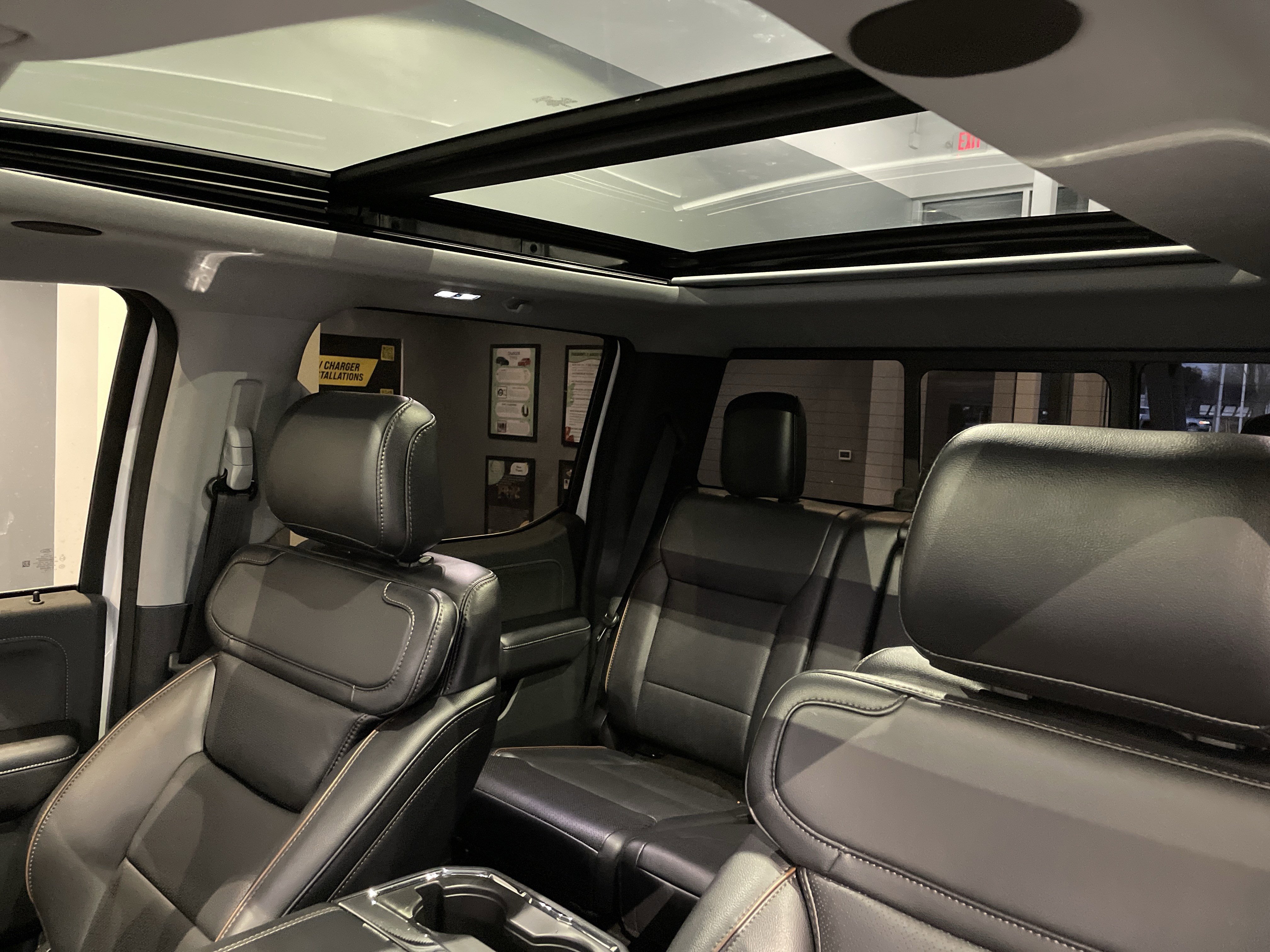 Used 2025 Ford F250 Lariat w/ Lariat Ultimate Package image 33