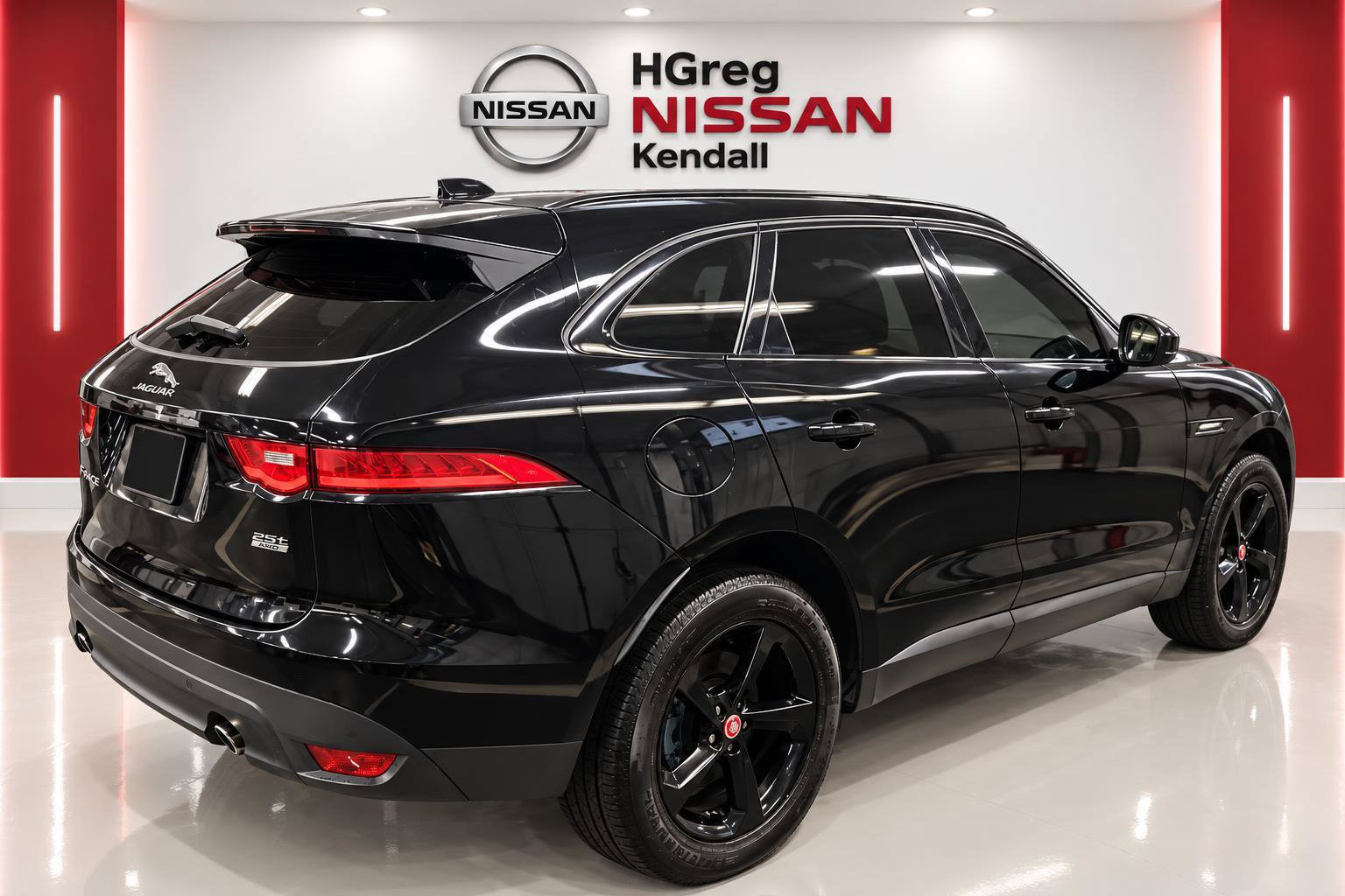 Used 2019 Jaguar F-PACE Premium AWD/4WD image 3