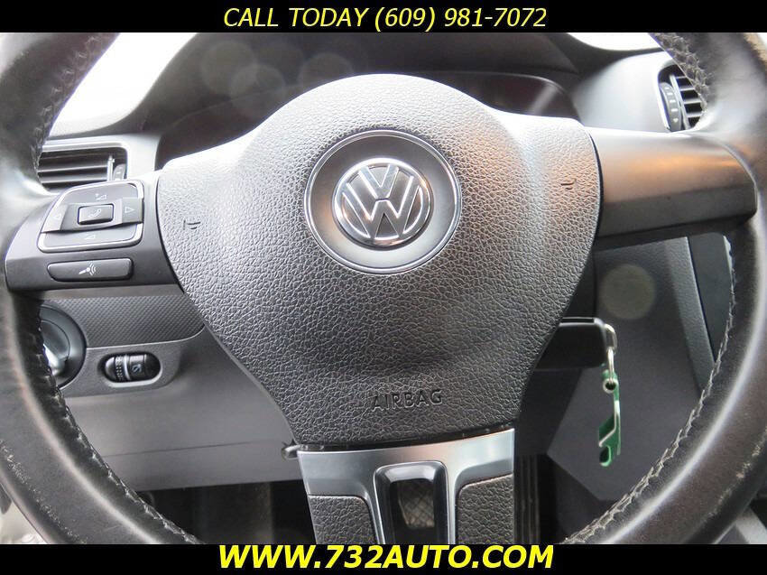 Used 2011 Volkswagen Jetta SE FWD image 21
