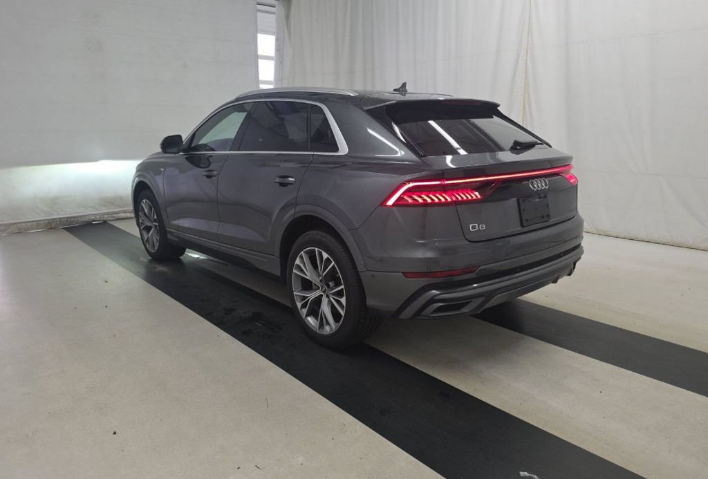 Used 2023 Audi Q8 Prestige w/ Prestige Package AWD/4WD image 3