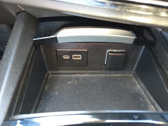 Used 2021 Buick Envision Essence w/ Sport Touring Package FWD image 32