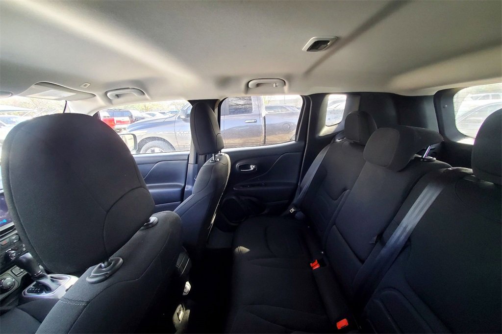 Used 2022 Jeep Renegade Latitude w/ Convenience Group image 11