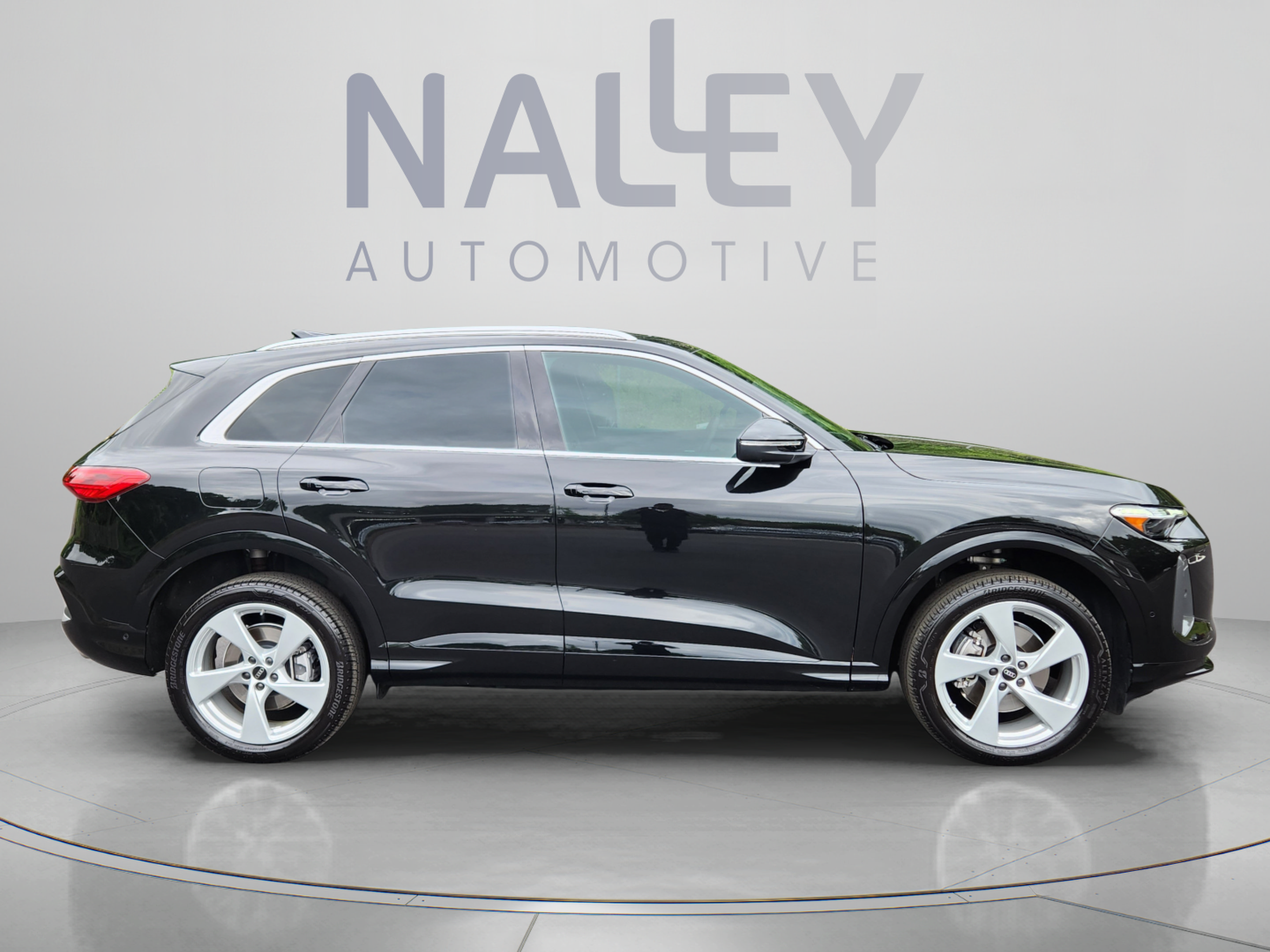 Used 2025 Audi Q5 Premium Plus w/ Premium Plus AWD/4WD image 6