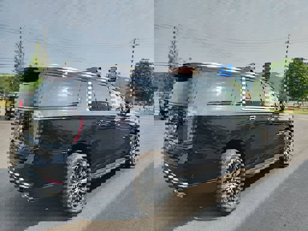 New 2025 Chevrolet Suburban High Country w/ Sun And Tow Package image 5