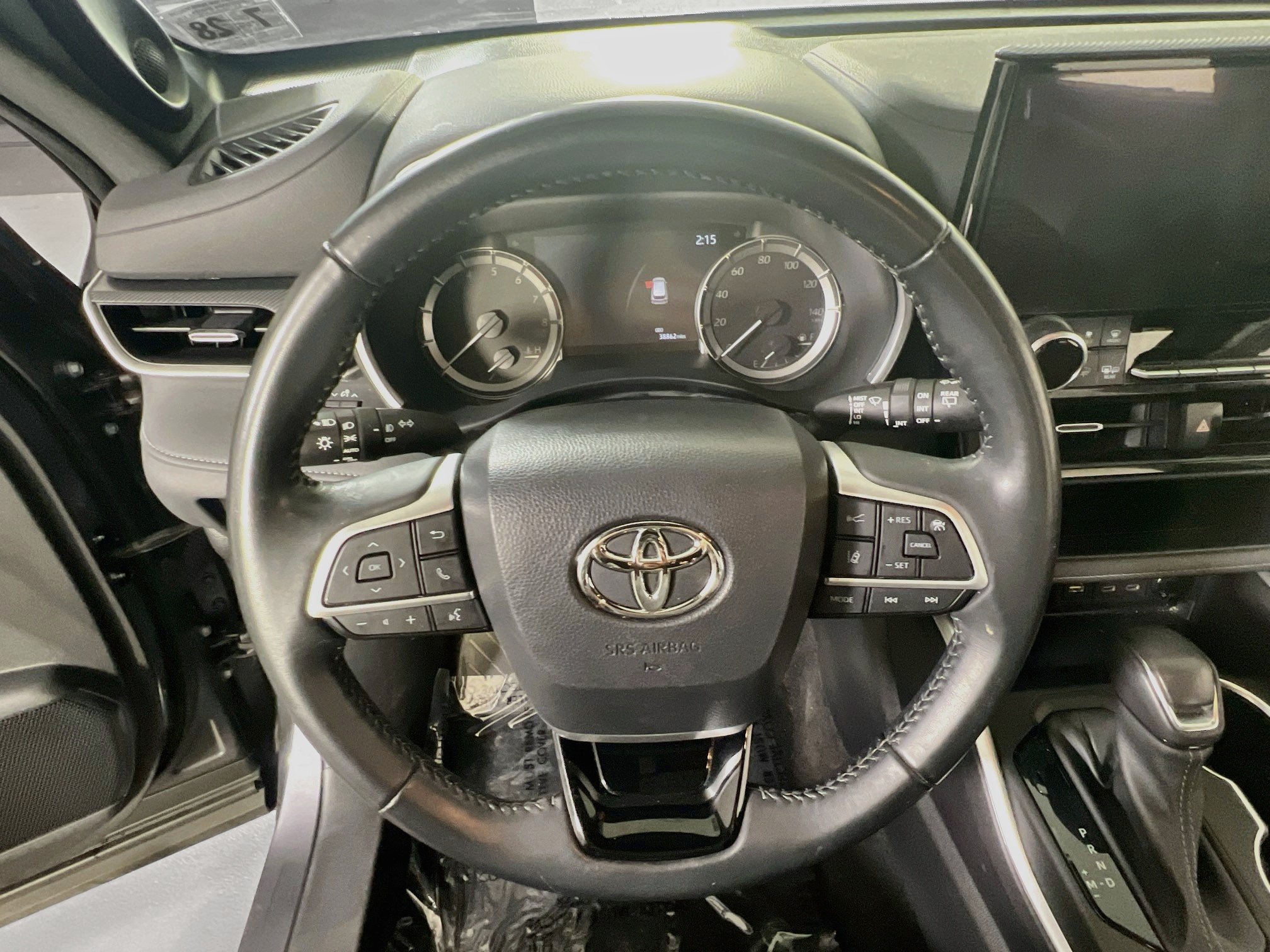 Used 2023 Toyota Highlander XSE AWD/4WD image 11