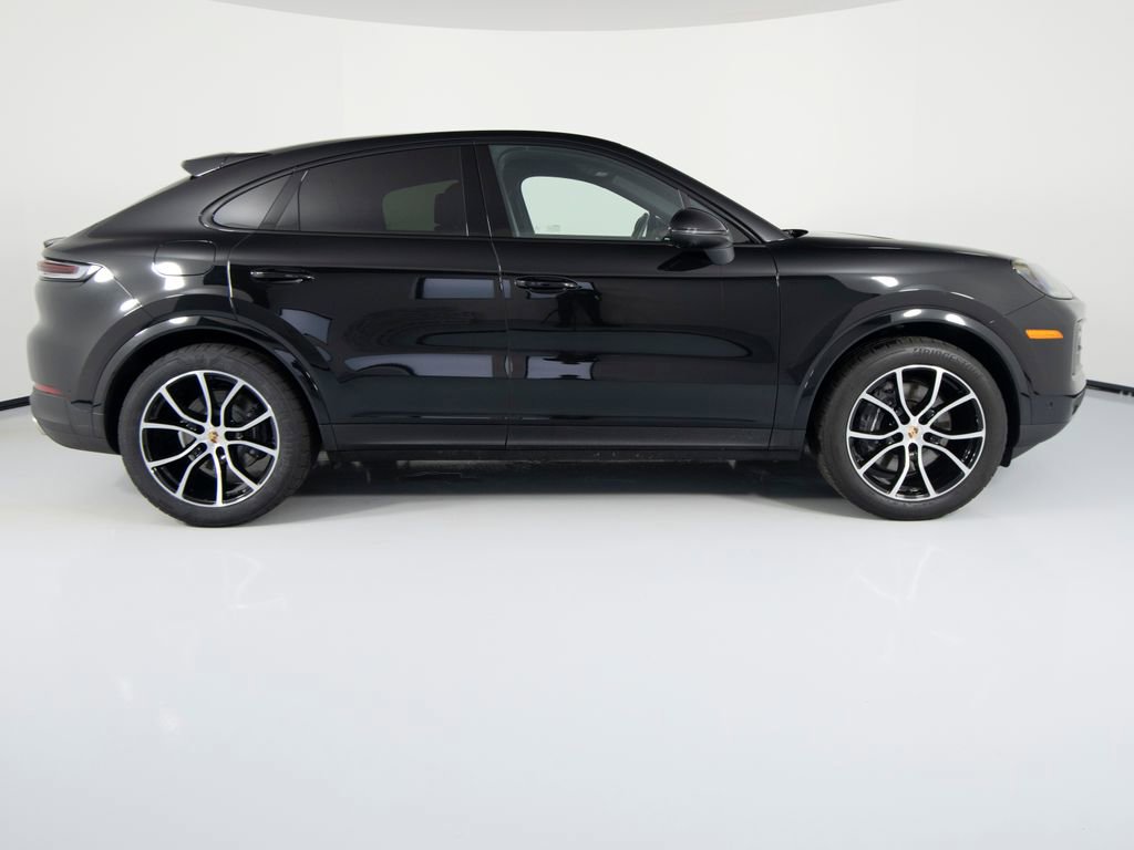 Certified 2025 Porsche Cayenne Coupe image 11