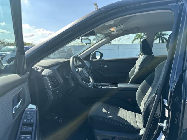 Used 2023 Nissan Rogue SV image 24