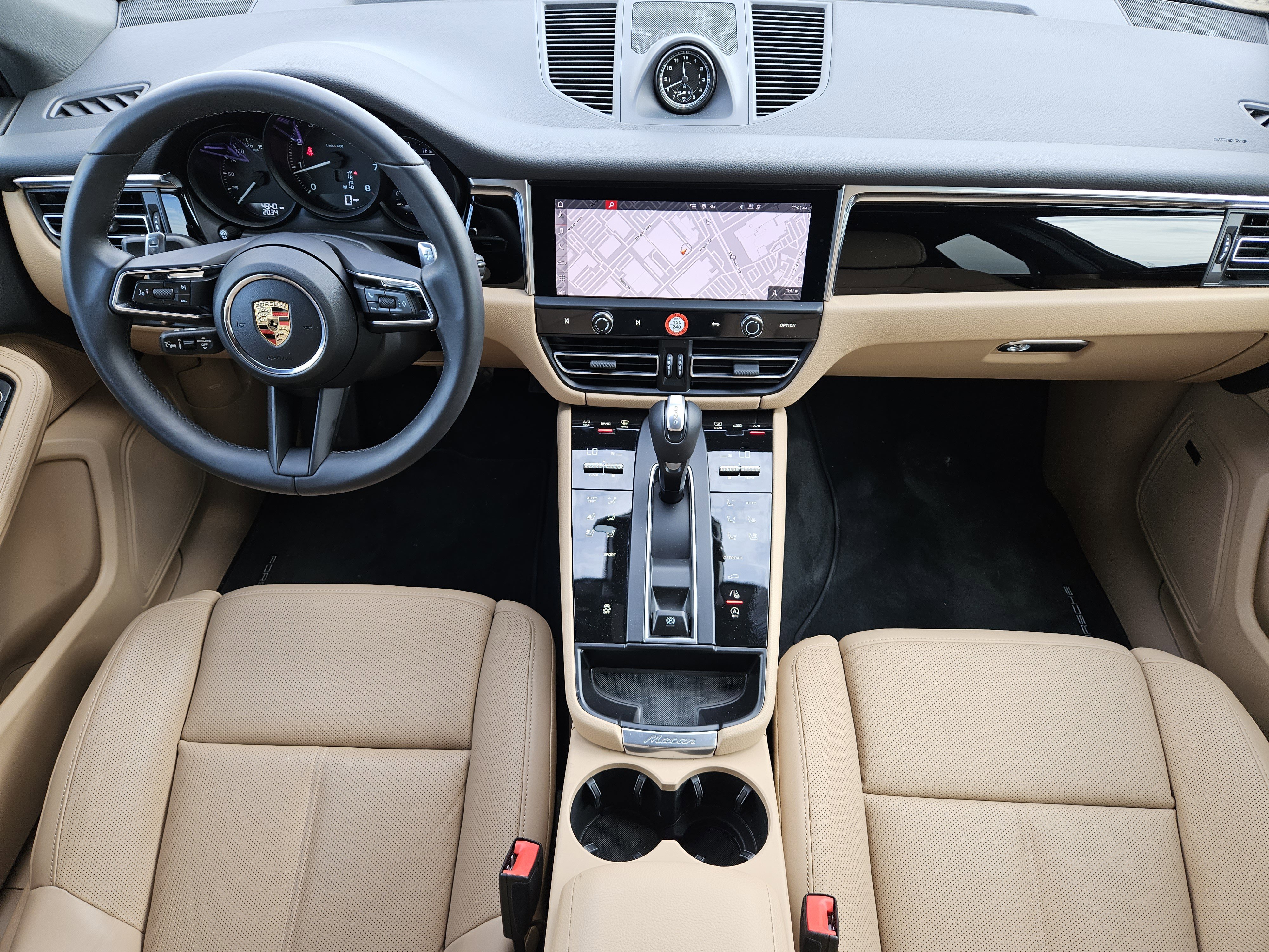 Certified 2026 Porsche Macan image 24