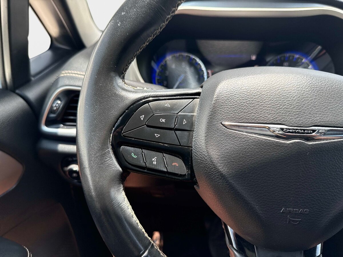 Used 2021 Chrysler Pacifica Touring w/ S Appearance Package FWD image 25