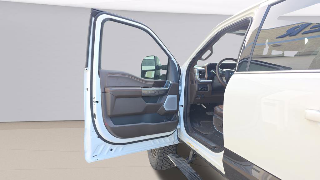 Used 2025 Ford F450 King Ranch w/ FX4 Off-Road Package image 16