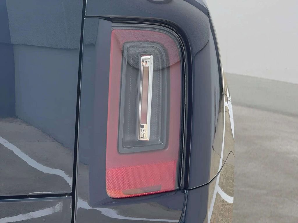 New 2025 Rolls-Royce Cullinan image 24