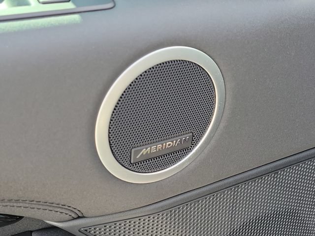Used 2025 Land Rover Discovery S AWD/4WD image 19