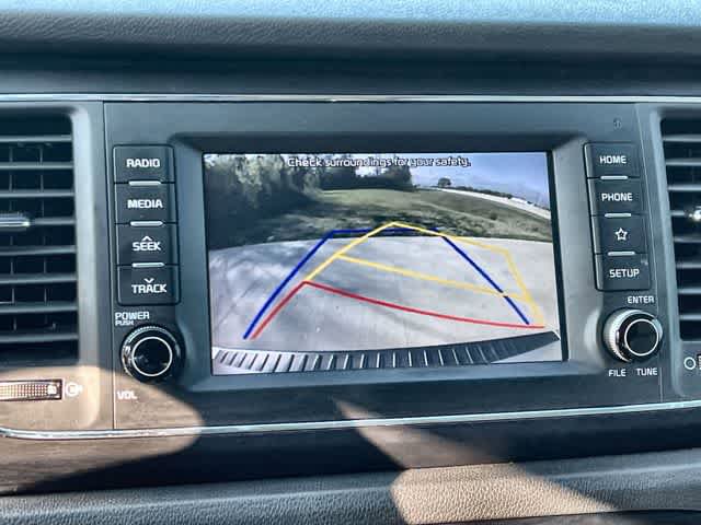 Used 2020 Kia Sedona LX image 26