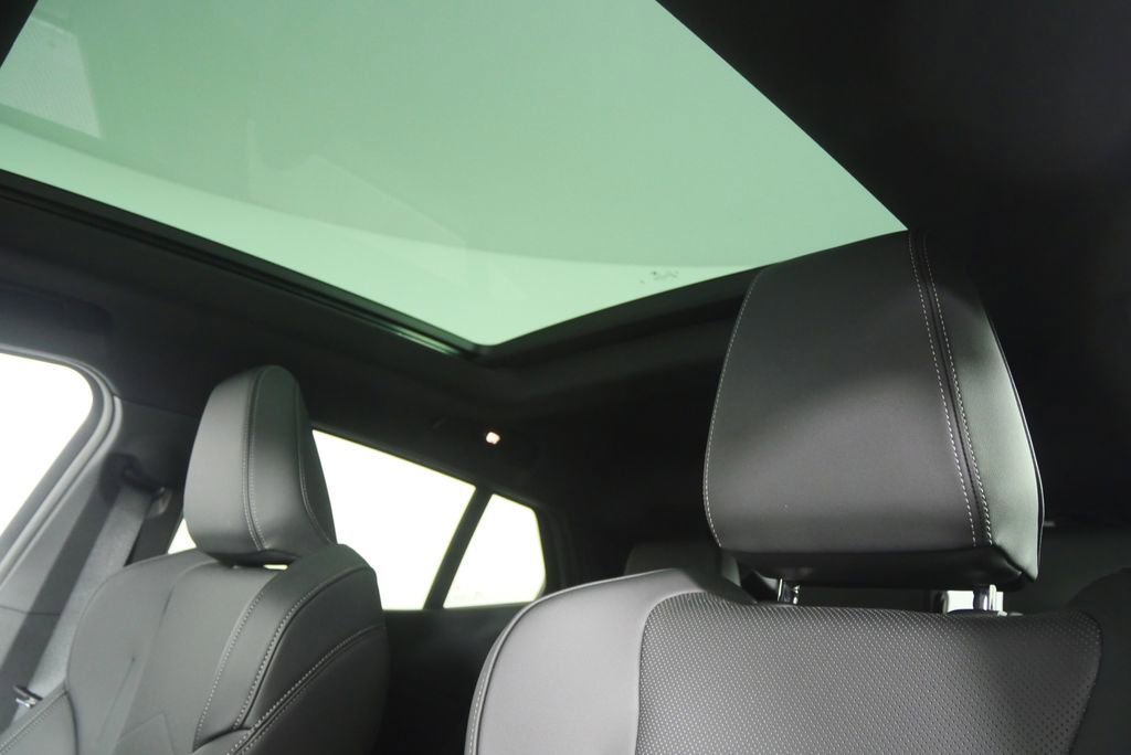 Certified 2025 BMW X2 xDrive28i image 11