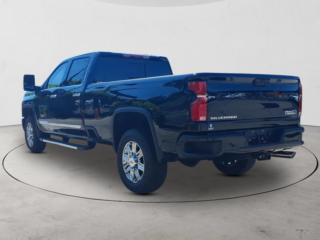 New 2026 Chevrolet Silverado 2500 High Country w/ Technology Package AWD/4WD image 7