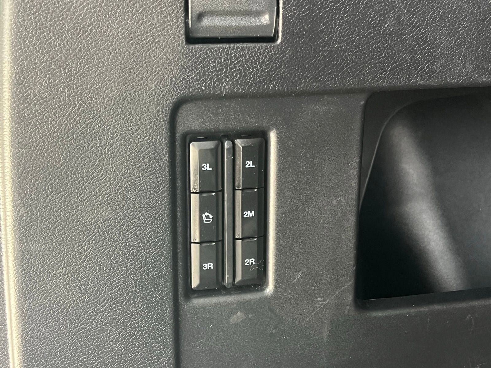 Used 2024 Ford Expedition Limited AWD/4WD image 17