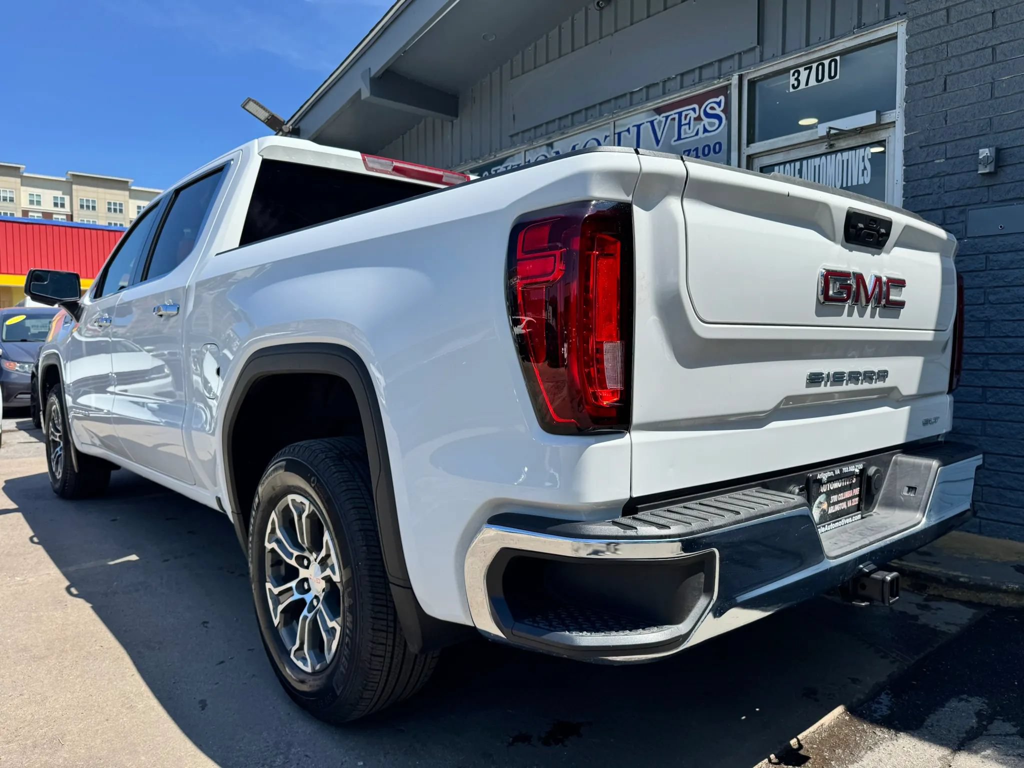 Used 2026 GMC Sierra 1500 SLT RWD image 4