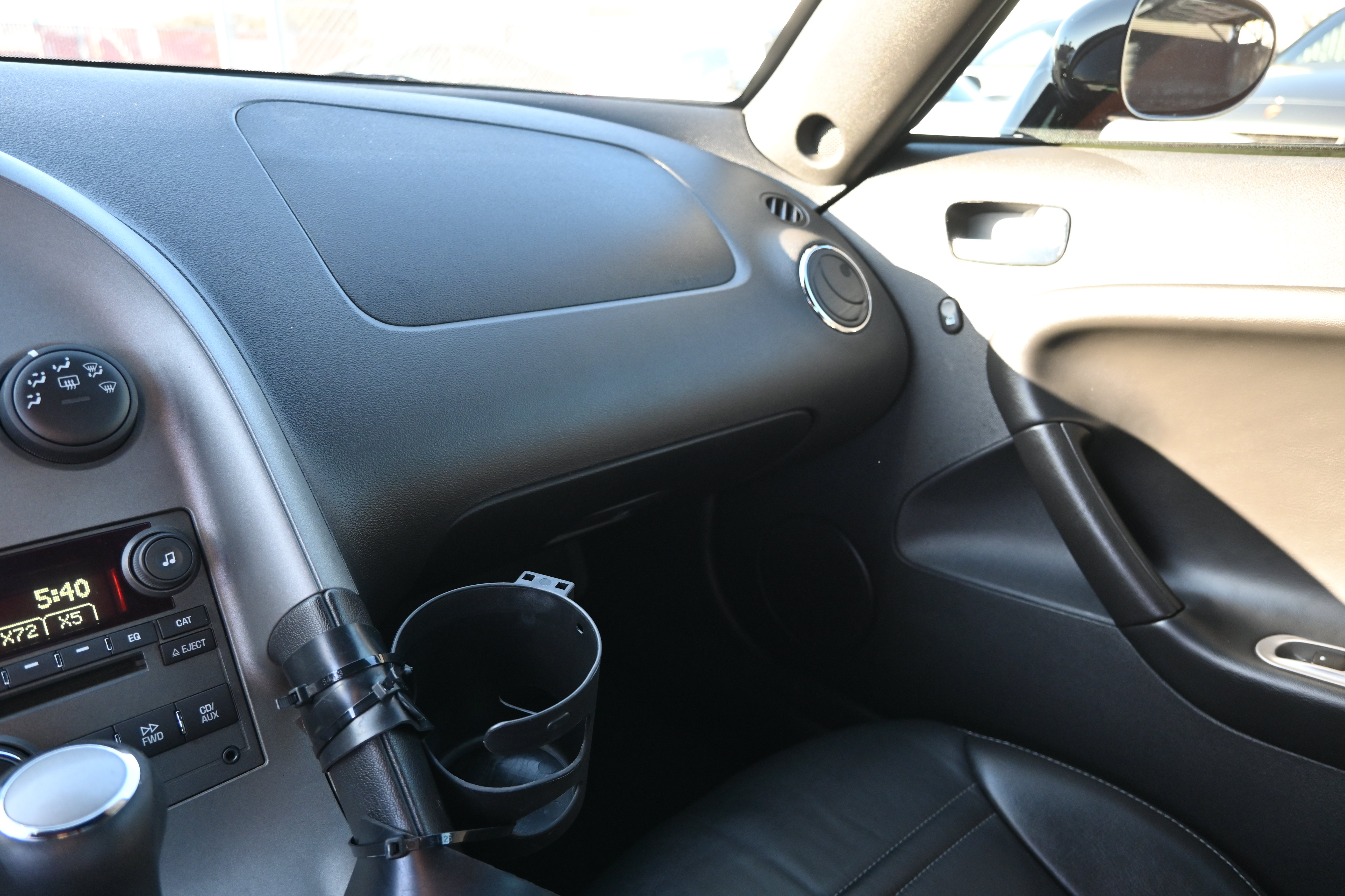Used 2009 Pontiac Solstice GXP w/ Premium Package RWD image 37