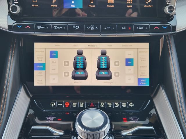 Certified 2022 Jeep Grand Wagoneer Series III w/ Flexible Seating Group AWD/4WD image 19