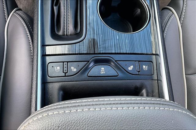 Used 2018 Chevrolet Impala Premier w/ Premier Convenience Package image 24