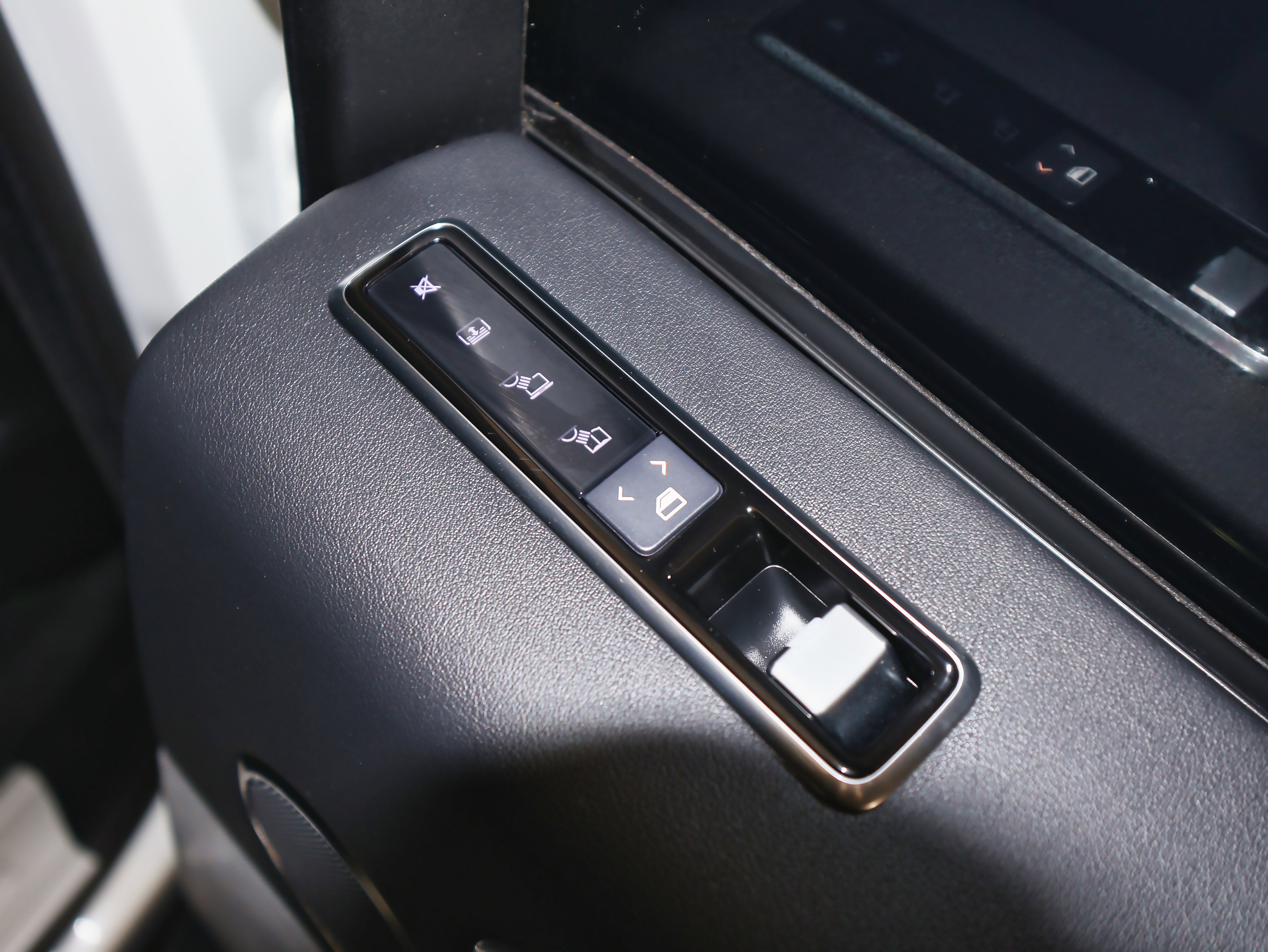 Used 2020 Land Rover Range Rover HSE image 53