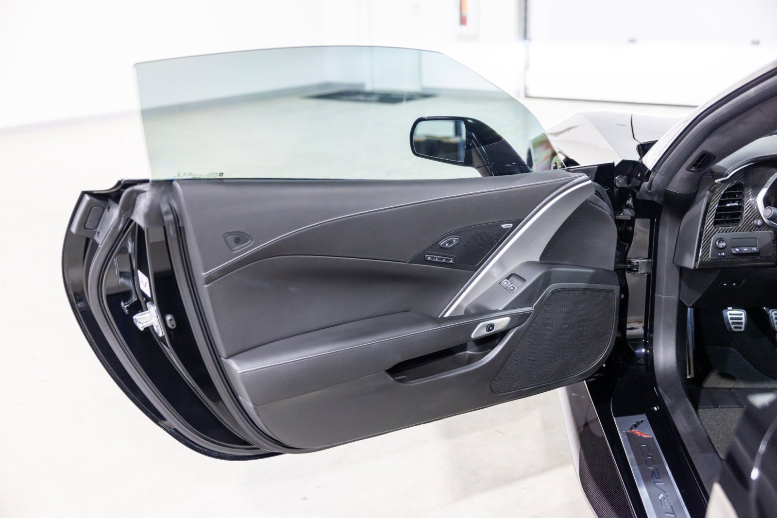 Used 2019 Chevrolet Corvette ZR1 RWD image 28