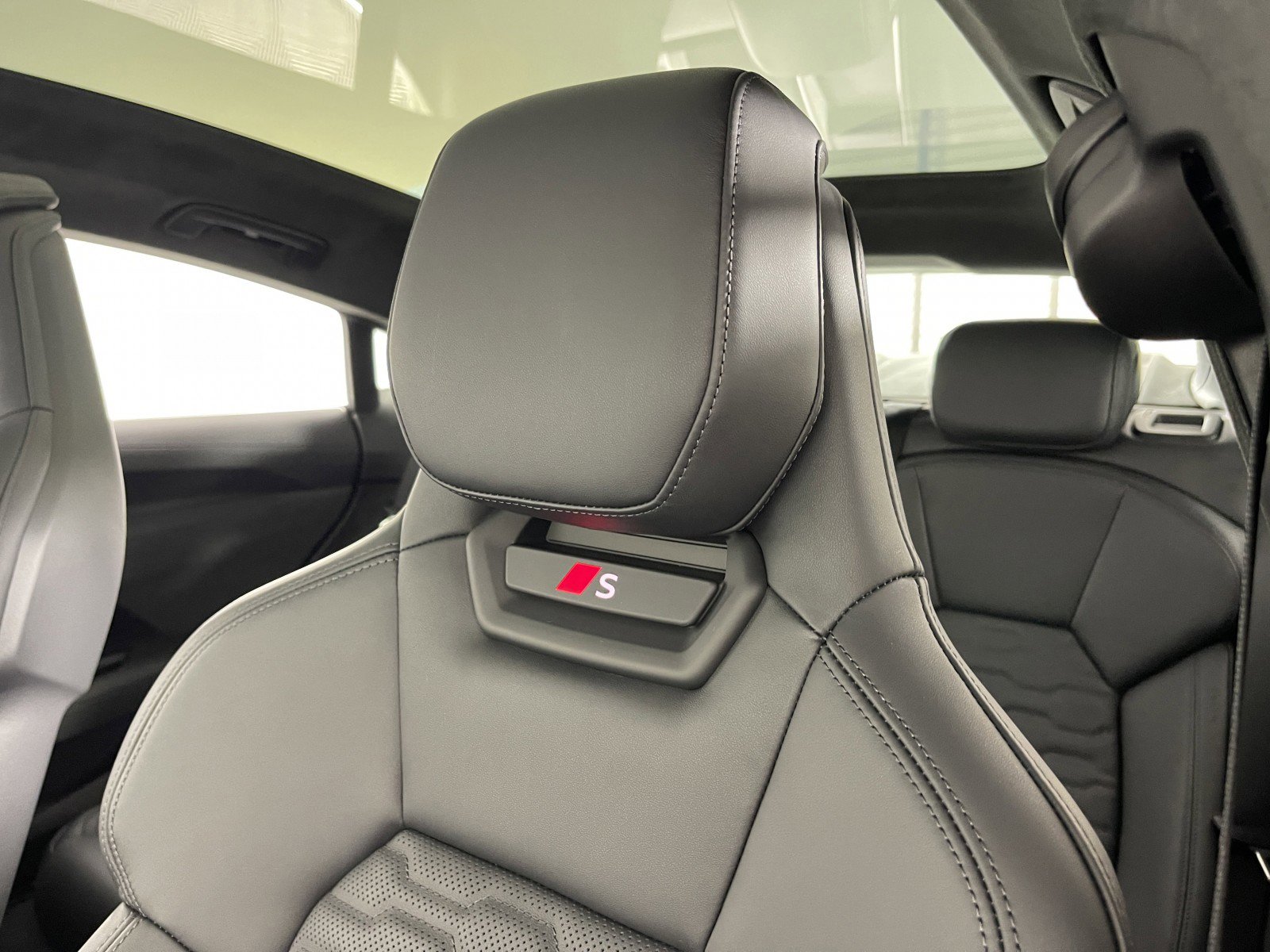 New 2026 Audi S e-tron GT Prestige image 25