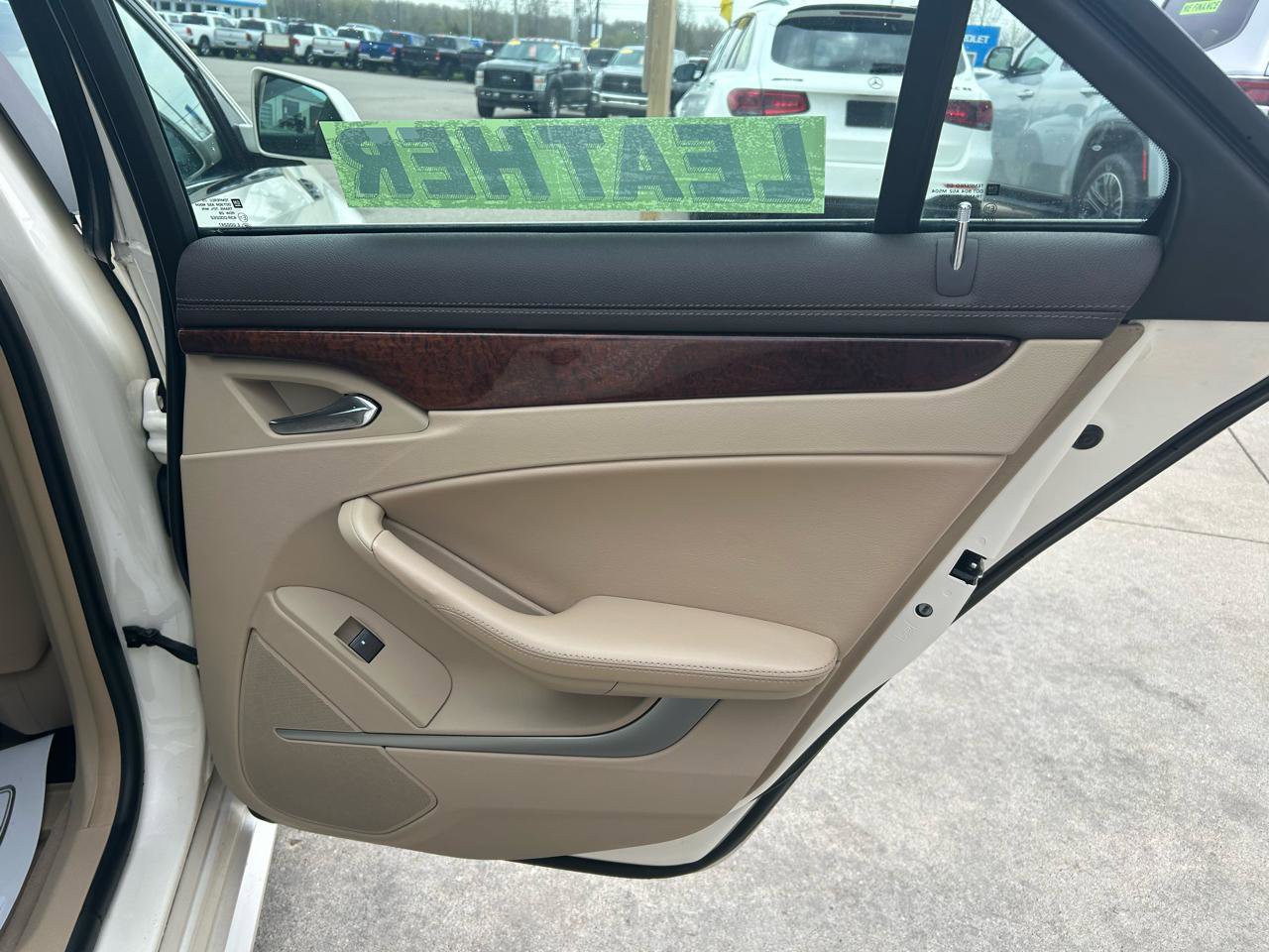 Used 2010 Cadillac CTS Luxury RWD image 15