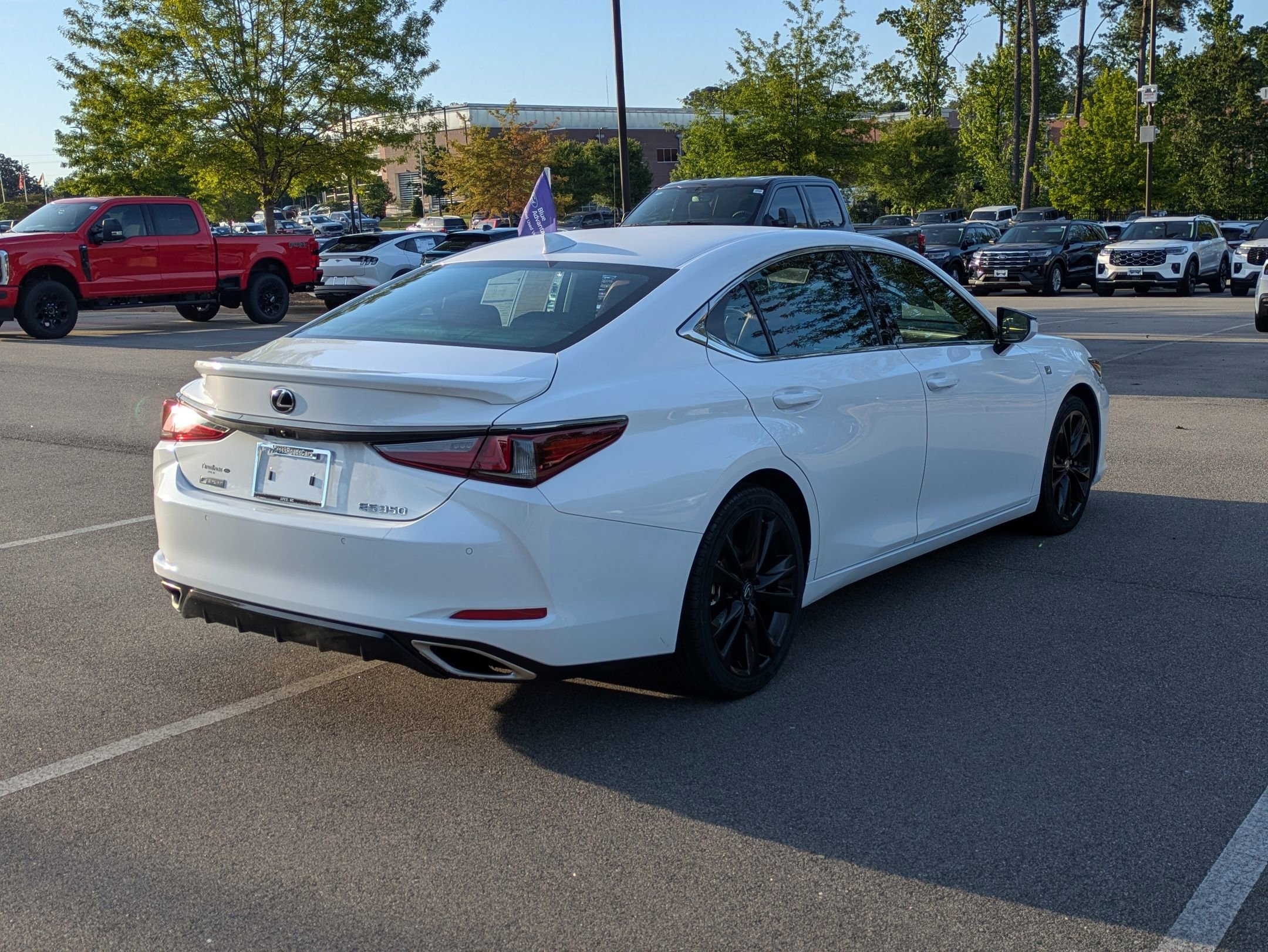 Used 2022 Lexus ES 350 F Sport w/ Accessory Package 2 FWD image 4