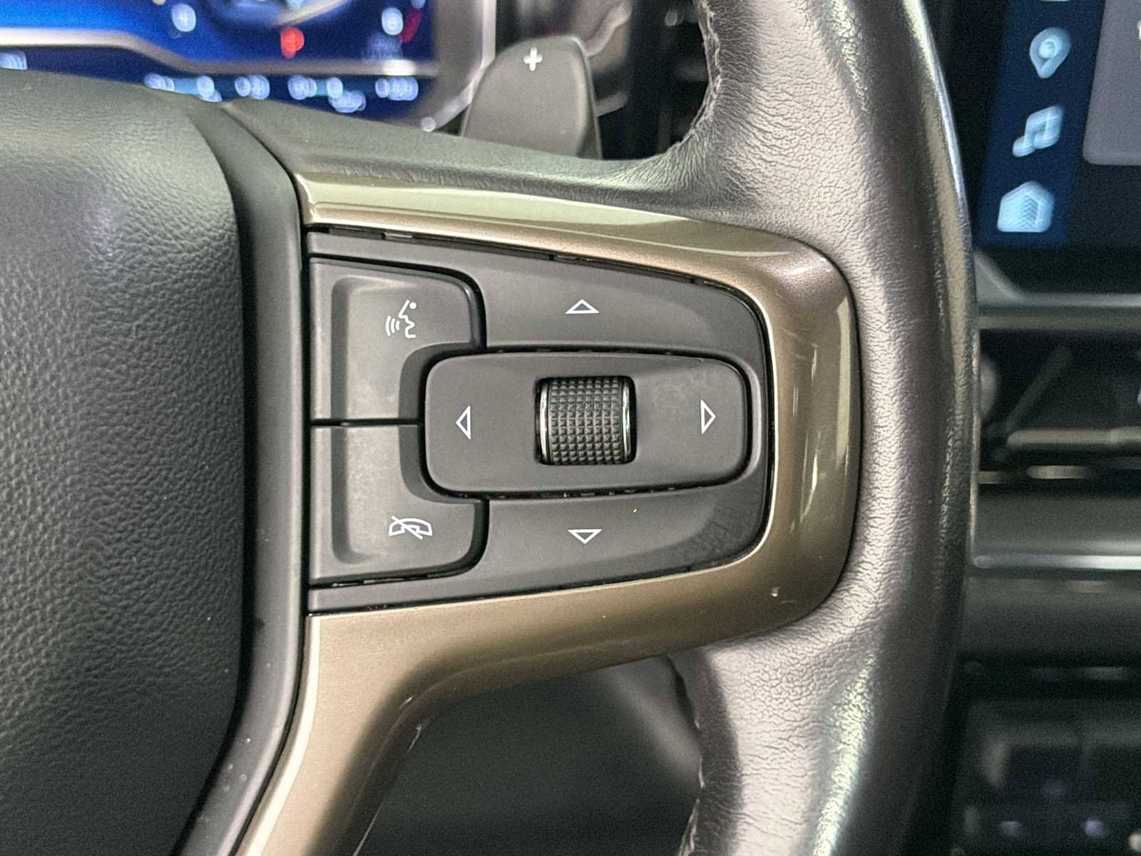 Used 2023 Chevrolet Silverado 1500 High Country w/ High Country Premium Package image 26