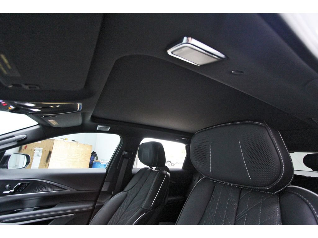Used 2026 Cadillac Lyriq V w/ Exterior Carbon Fiber Package AWD/4WD image 13