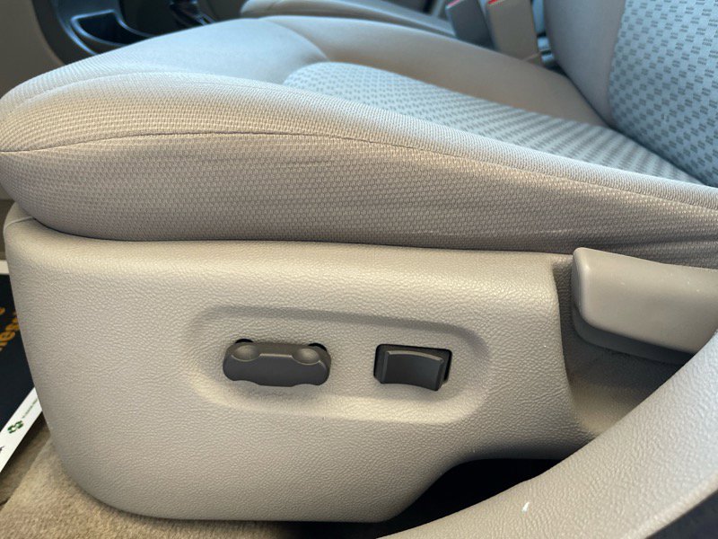 Used 2011 Chevrolet HHR LS image 24