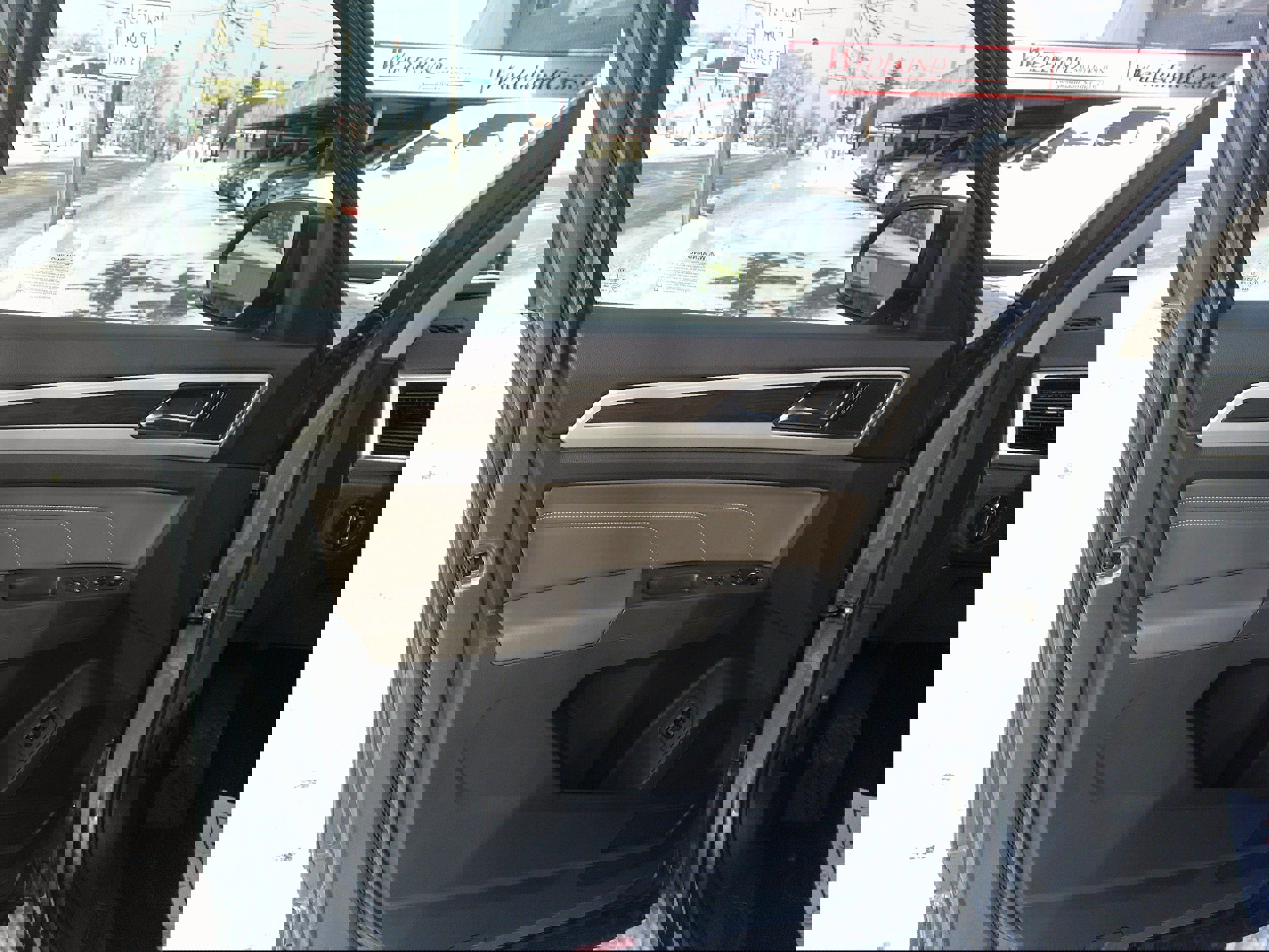 Used 2023 Volkswagen Atlas SE AWD/4WD image 16