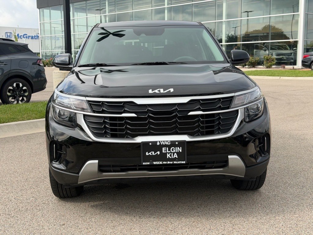 Used 2024 Kia Seltos LX AWD/4WD image 2