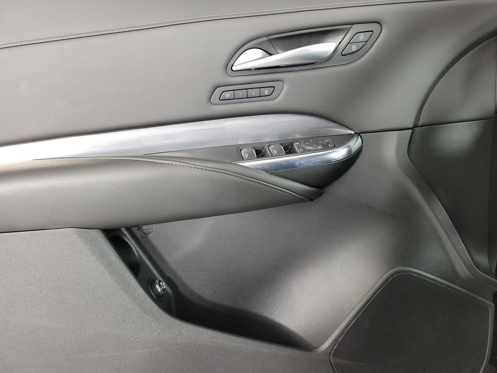 Certified 2025 Cadillac XT4 Premium Luxury image 18