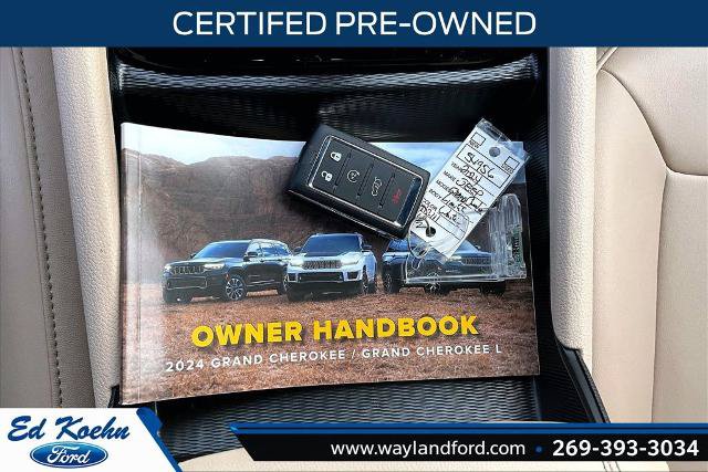 Used 2024 Jeep Grand Cherokee Limited AWD/4WD image 11